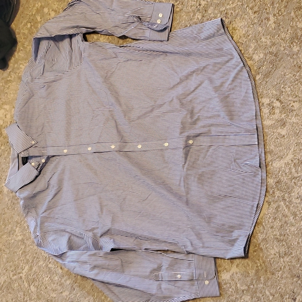Roundtree & yorke button up